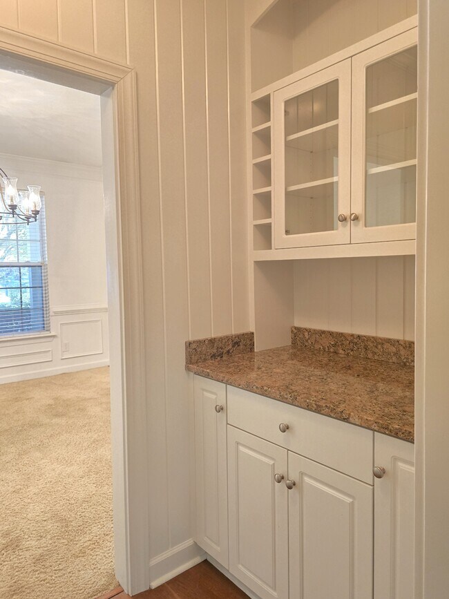 Building Photo - 932-p932 Windmill Pkwy