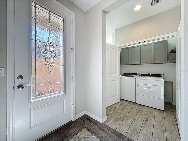 Building Photo - 329 Alcove Dr