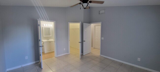 Building Photo - 1405 18th Avenue SW