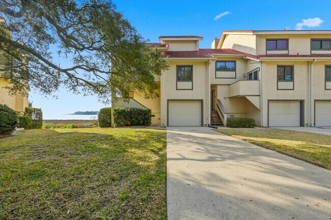 Building Photo - 7 Marina Cove Dr