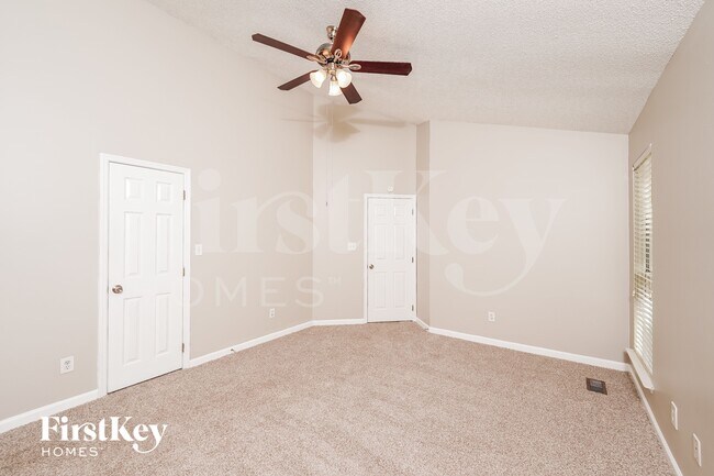 Building Photo - 6768 Crossbrook Ln