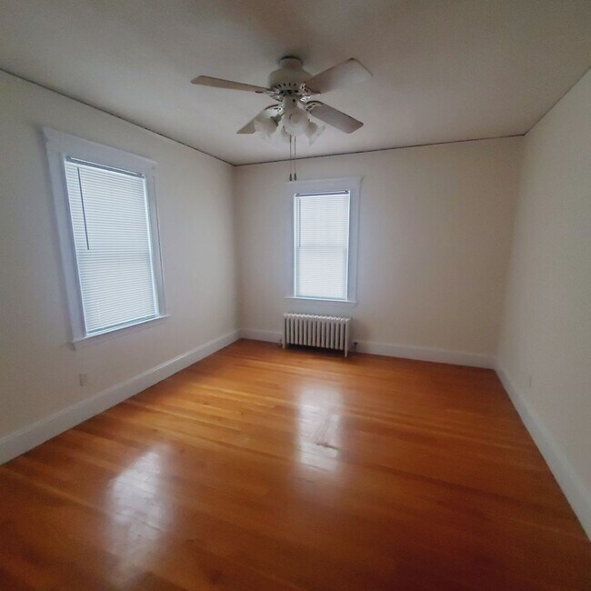 Building Photo - Charming Roslindale 2 Bd 1 Bath w Garage and Green Space