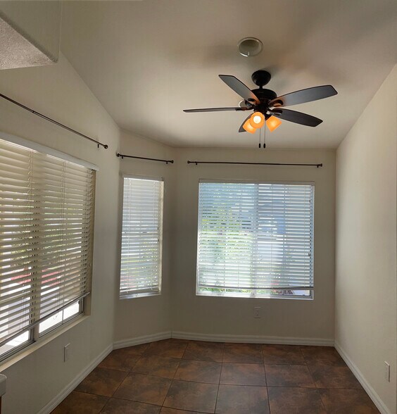 Dinning area - 36155 Bergen St