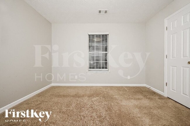 Building Photo - 210 Sharon Acres Ct