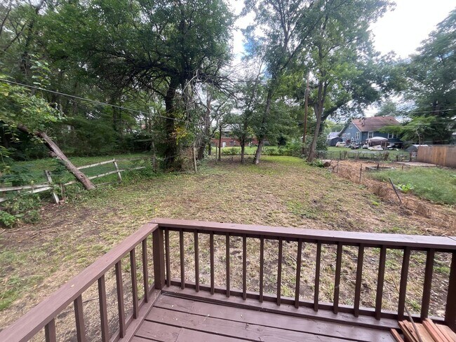 Building Photo - Remodeled 2BR Home in Central Park!