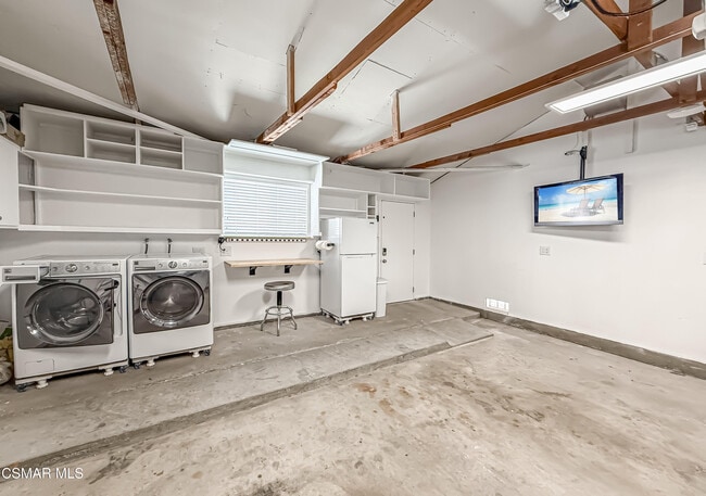 Building Photo - 2829 Shoreview Cir