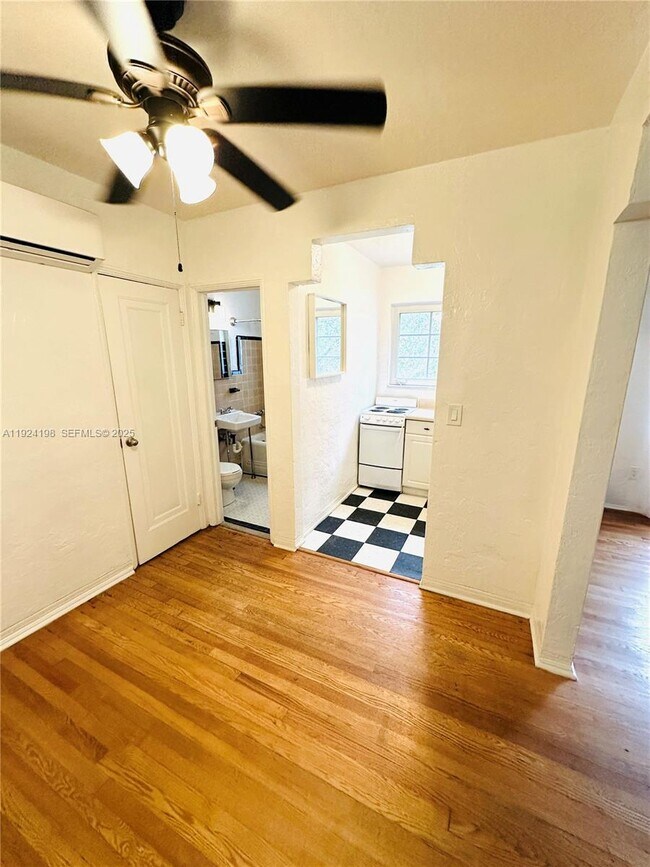 Building Photo - 260 Euclid Ave