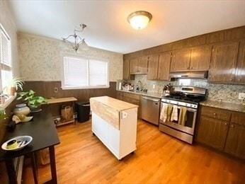 Building Photo - 5 Larose Pl