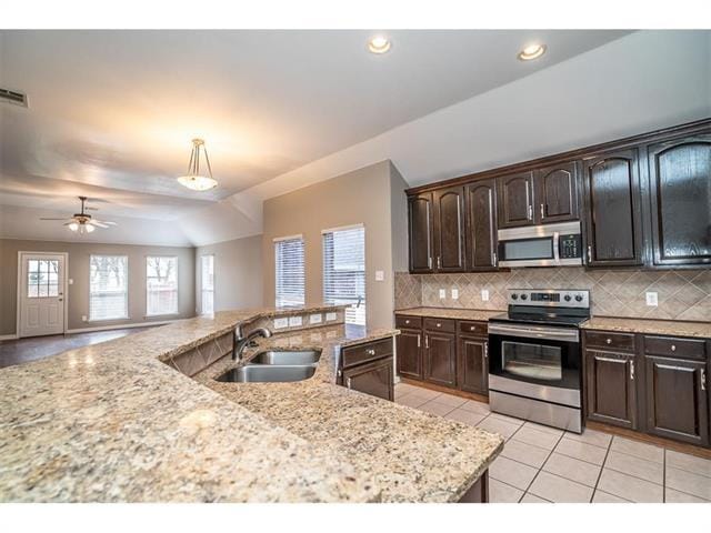 Building Photo - 8009 Indian Palms Trail