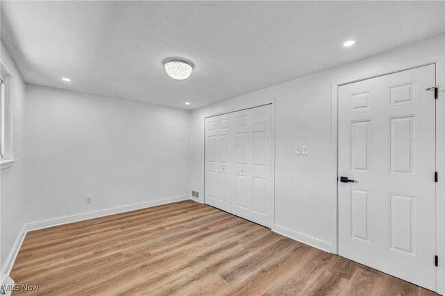 Building Photo - 23976 Noreen Dr