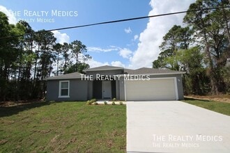 Building Photo - 182 Hillock Ave NW