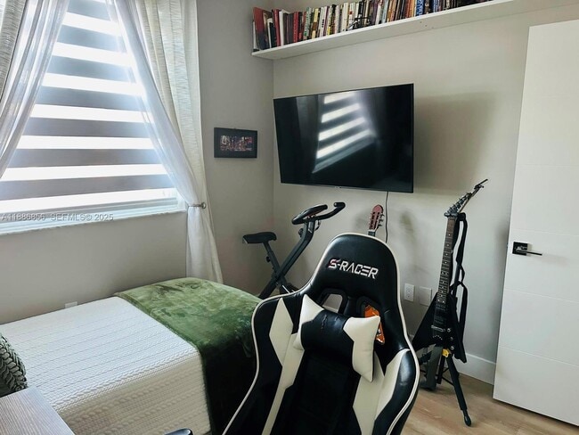 Building Photo - 11500 NW 60th Terrace