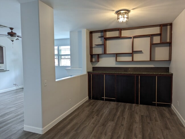 Dining room - 305 W Duarte Rd