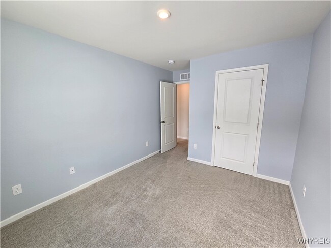 Building Photo - 113 South Dr