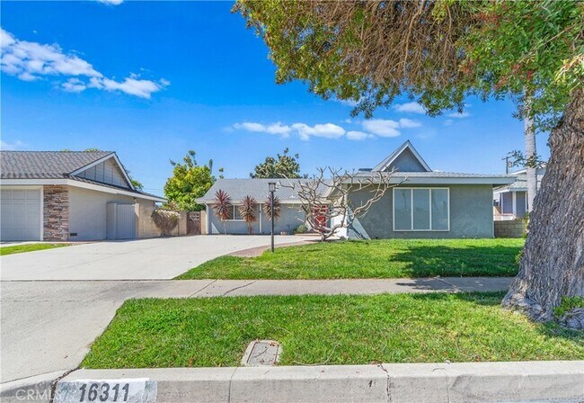 Building Photo - 16311 Woodstock Ln