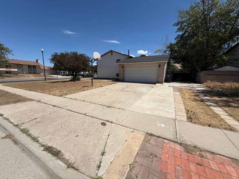 Building Photo - 992 Sunburn Lane 11575 S