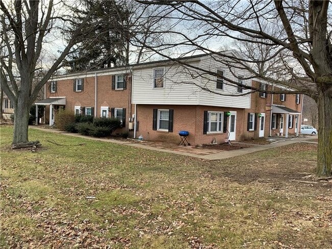 Primary Photo - 1302 Midland Beaver Rd