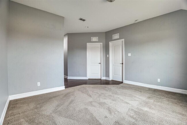 Building Photo - 3404 Glendale Ln