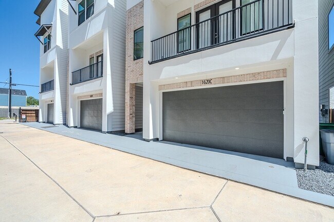 Building Photo - 1620 Ojeman Rd