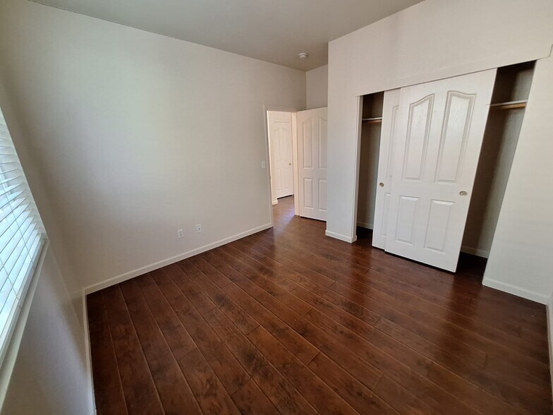 Building Photo - 5066 Trouville Ln