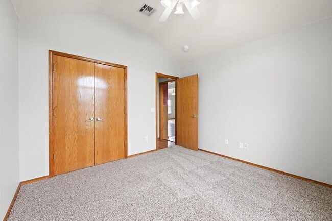 Building Photo - 616 Garrison Ln