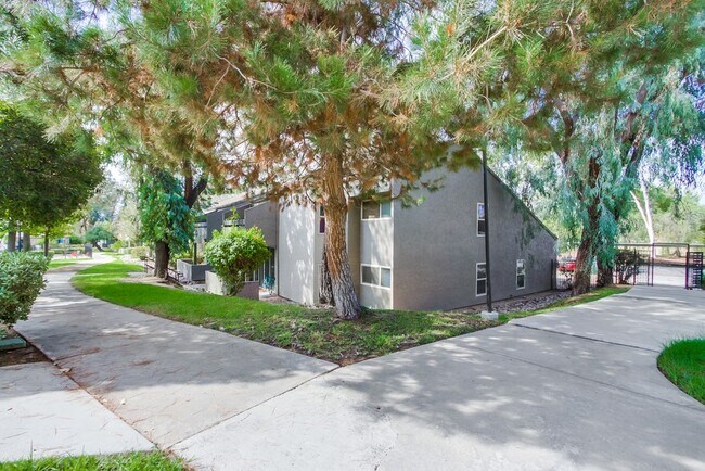 Building Photo - 1350 N Escondido Blvd