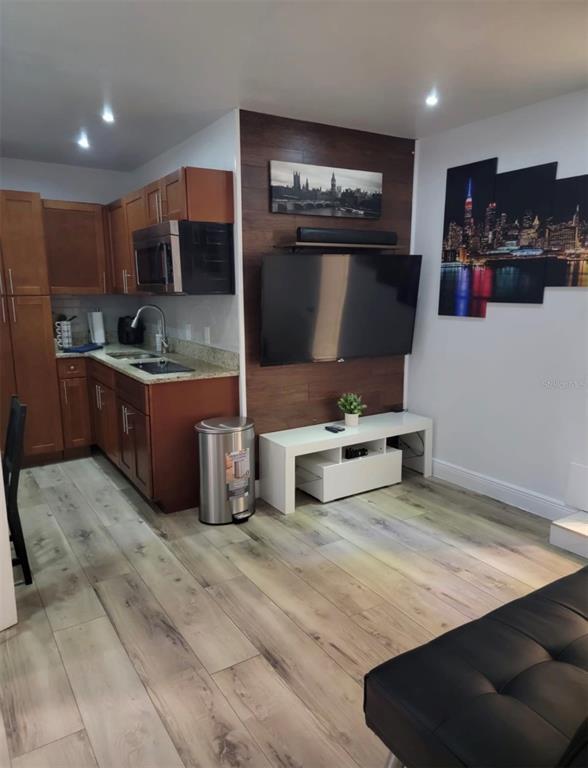 Building Photo - 2302 Rochelle Ave