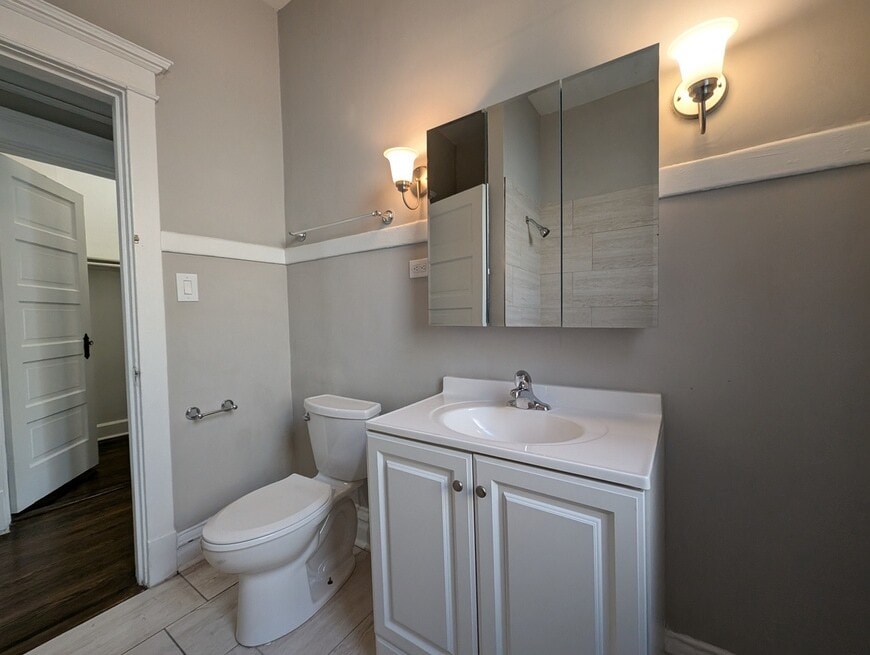 Building Photo - 3824 N Fremont