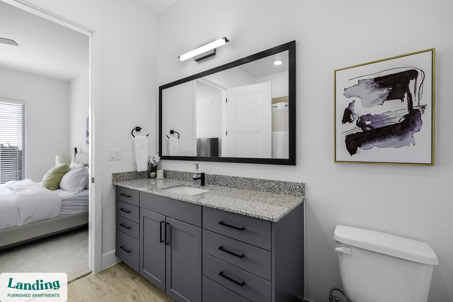 Building Photo - 650 E Sycamore St