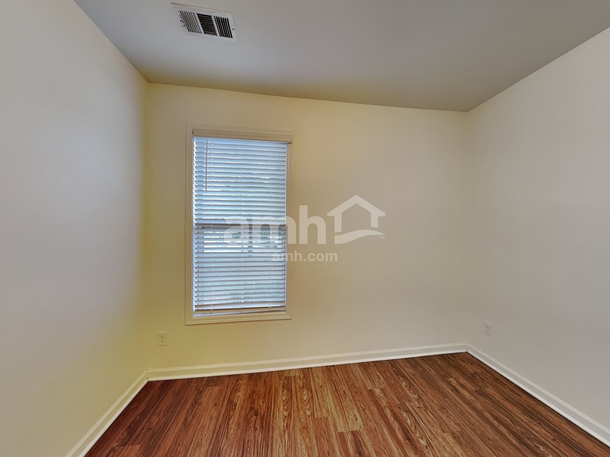 Building Photo - 3021 Golf Creek