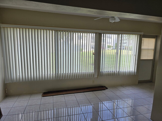 Building Photo - 3186 Via Poinciana