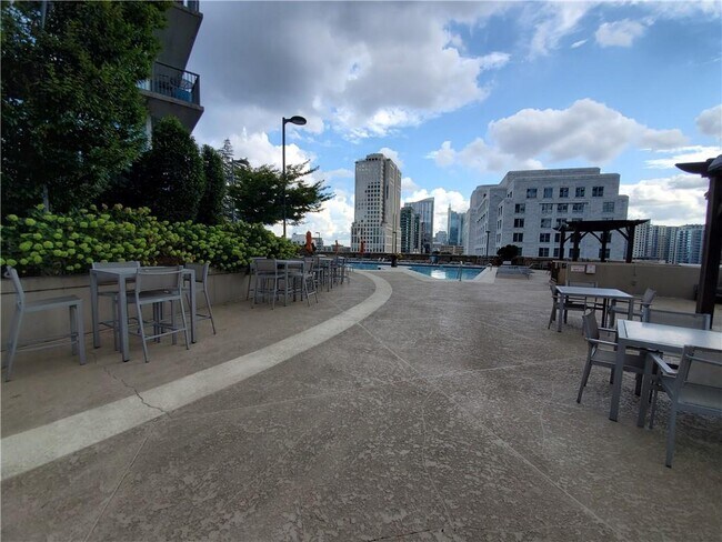 Building Photo - 1080 Peachtree St NE