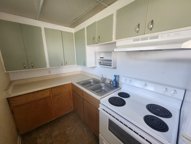 Building Photo - 820 Montana Ave