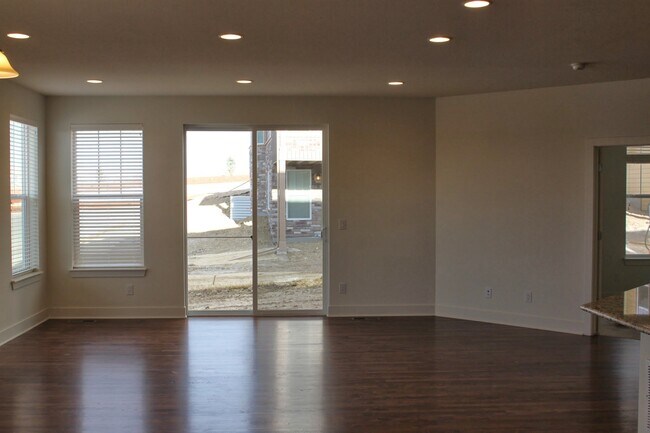 Building Photo - 10334 Kenneth Dr