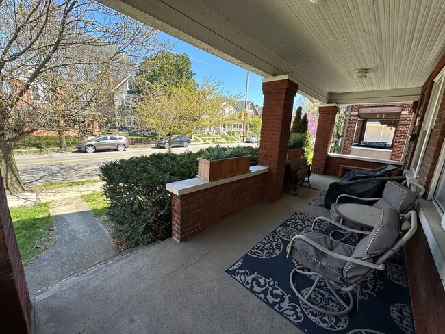 Building Photo - Thurman Ave 273-275 WAG