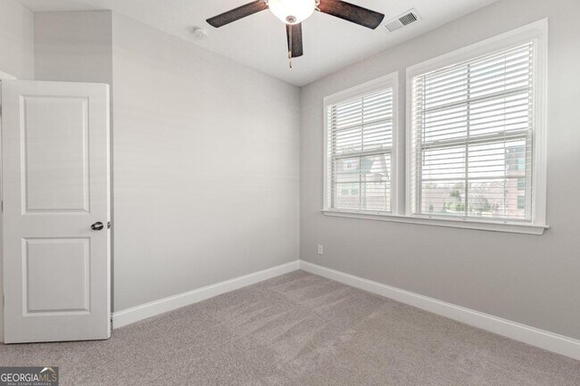 Building Photo - 5051 Pinckney Ln