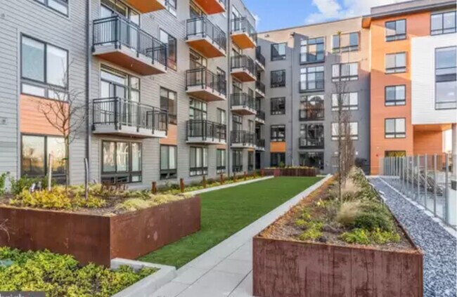 Building Photo - 145 Riverhaven Dr