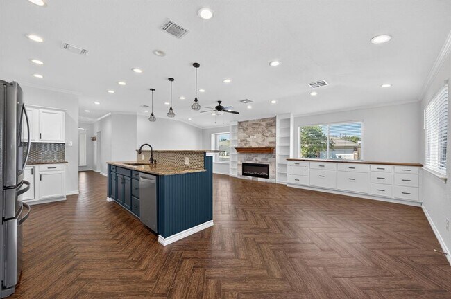 Building Photo - 1201 Dillon Lake Bend