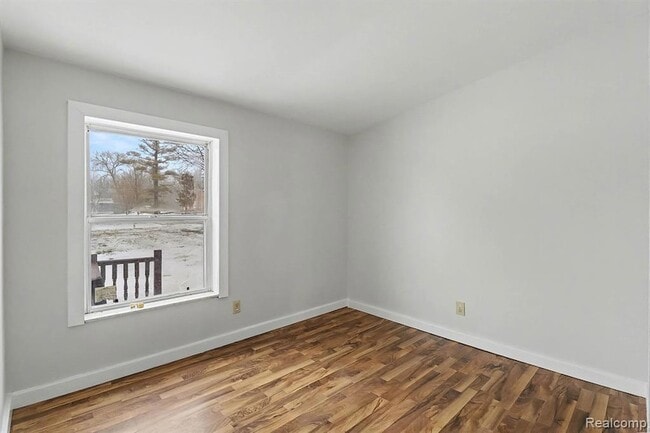 Building Photo - 1295 W Cook Rd