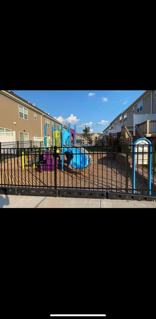 Building Photo - 518 E Celebration Way