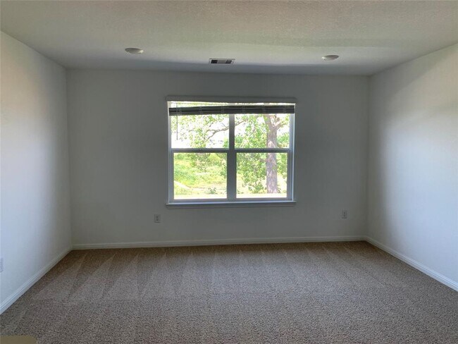 Building Photo - 317 Brody Ln