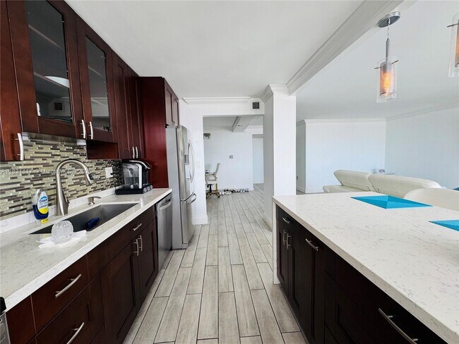Building Photo - 18031 Biscayne Blvd