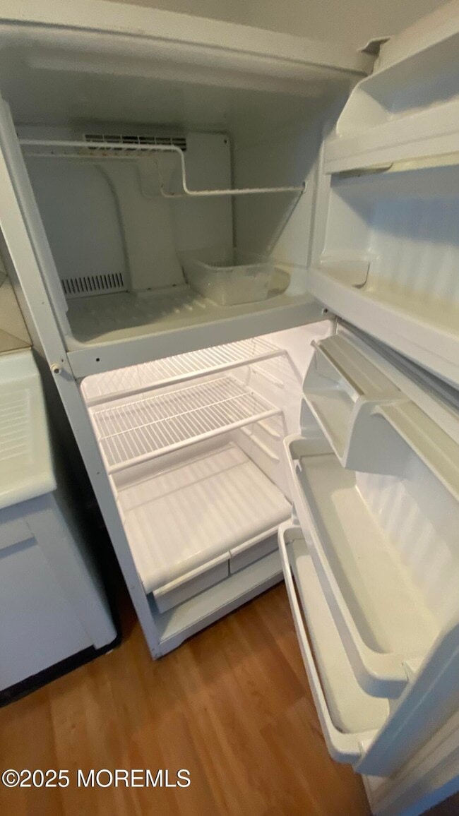 Building Photo - 309 Hume St