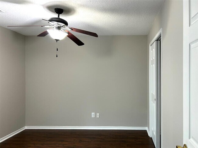 Building Photo - 18562 Carousel Creek Ct