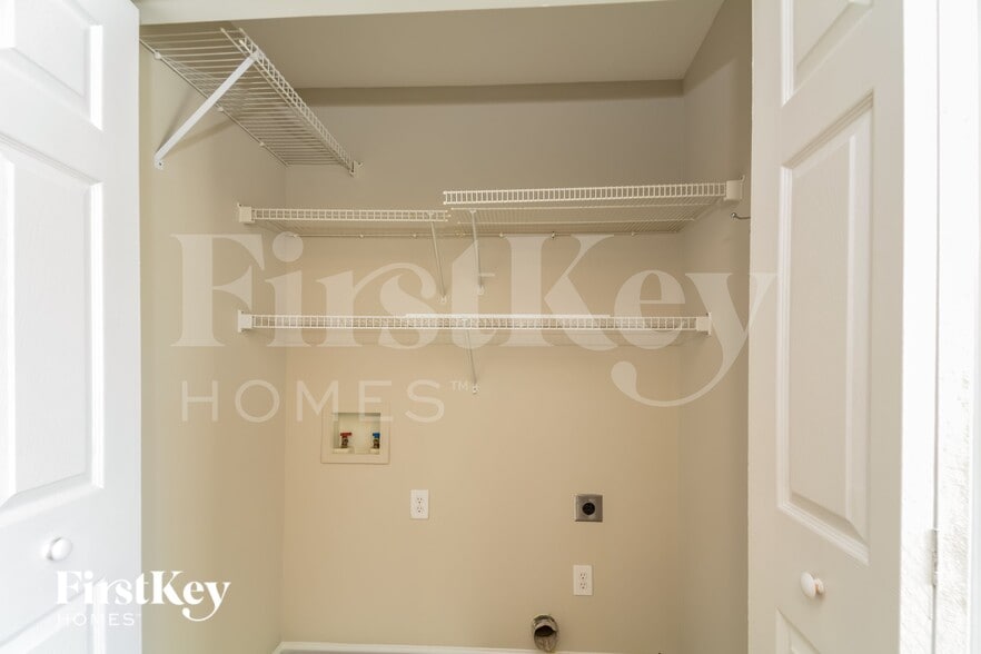 Building Photo - 6 Linkside Ct