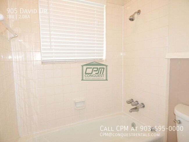 Building Photo - 905 David Dr