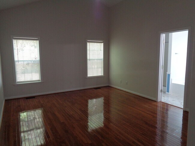 Building Photo - House For Rent in NW Greensboro!
