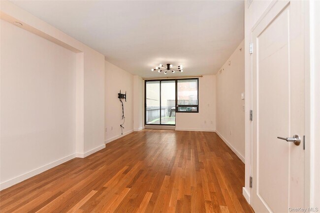 Building Photo - 106-20 70th Ave