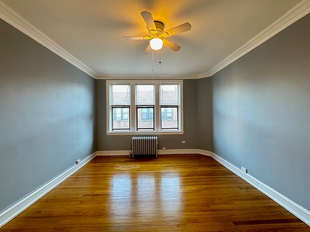 Building Photo - 1369 W Estes Ave