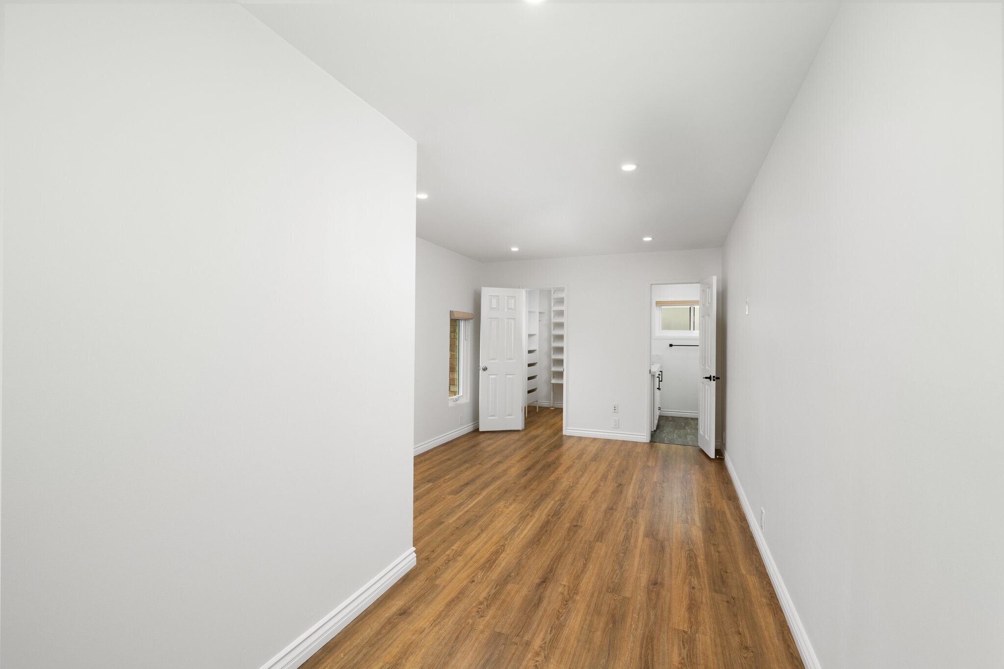 Building Photo - 3852 W 157th St